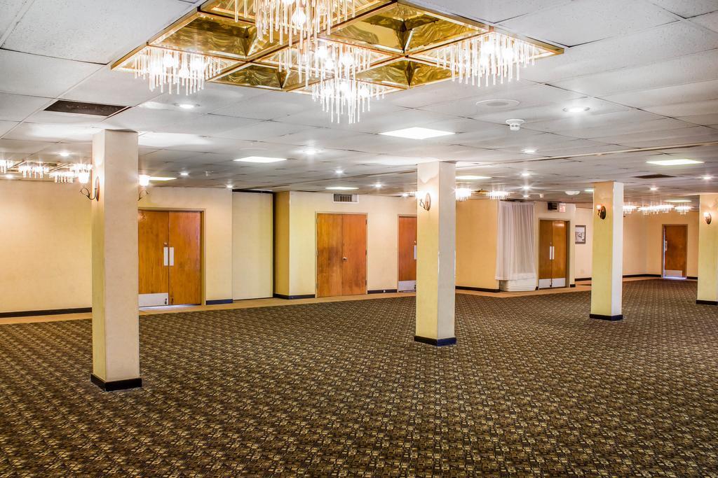 Rodeway Inn & Conference Center Су Сити Екстериор снимка